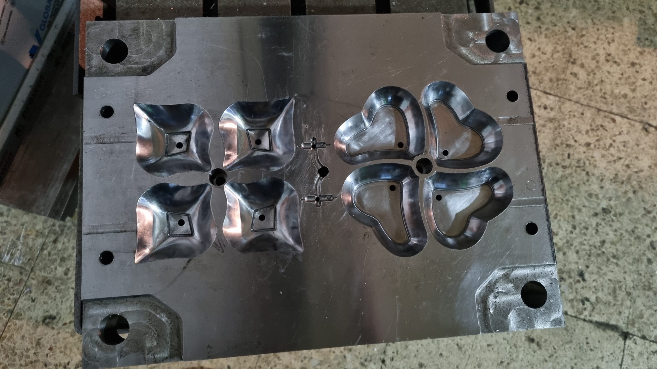 Moule d'injection plastique Algérie